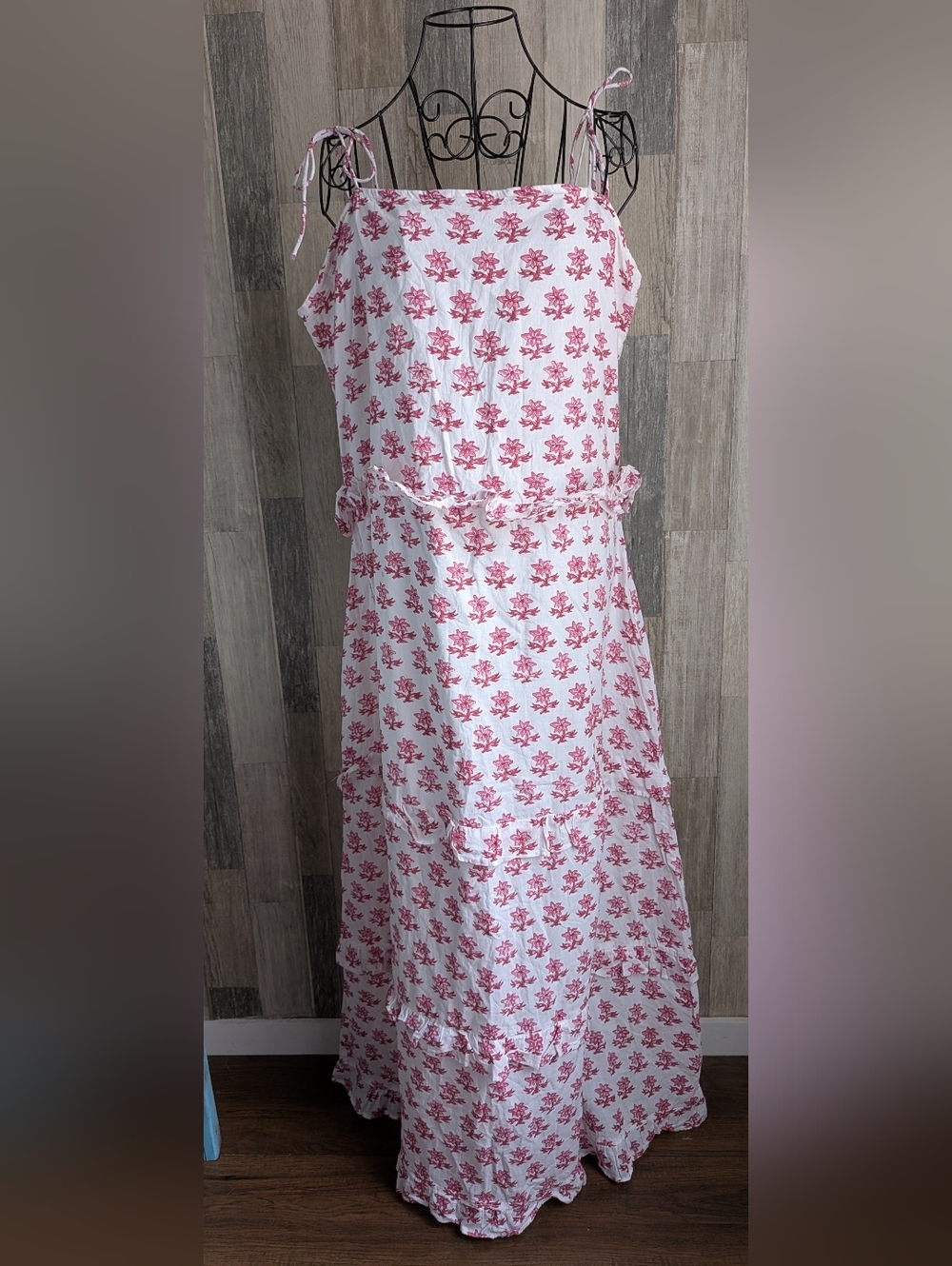 Victoria Dunn Maxi Dress - Picture 13 of 13